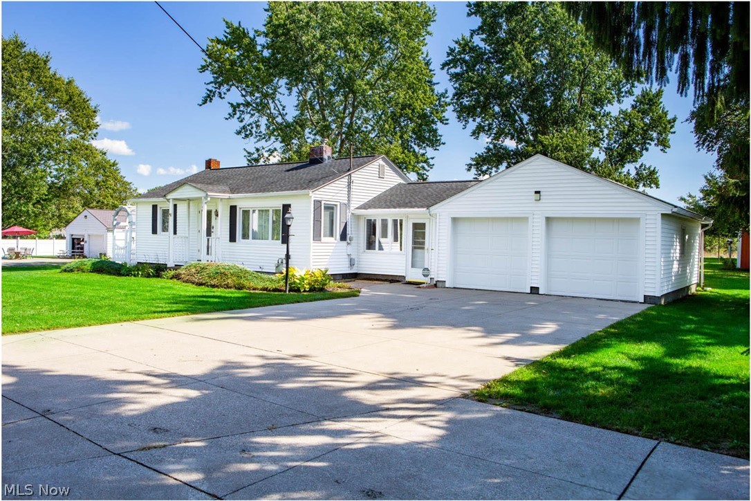 2768 Raber Road Uniontown, OH 44685 - Photo 2 of 35