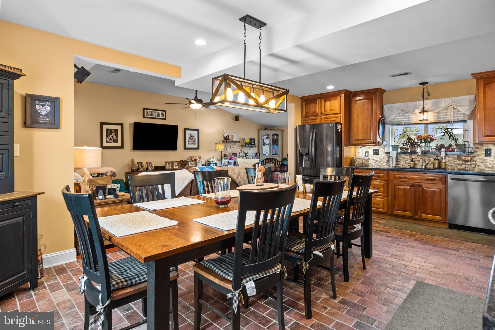 14 Tawny Road Levittown, PA 19056 - Photo 5 of 29 Large Dining Area