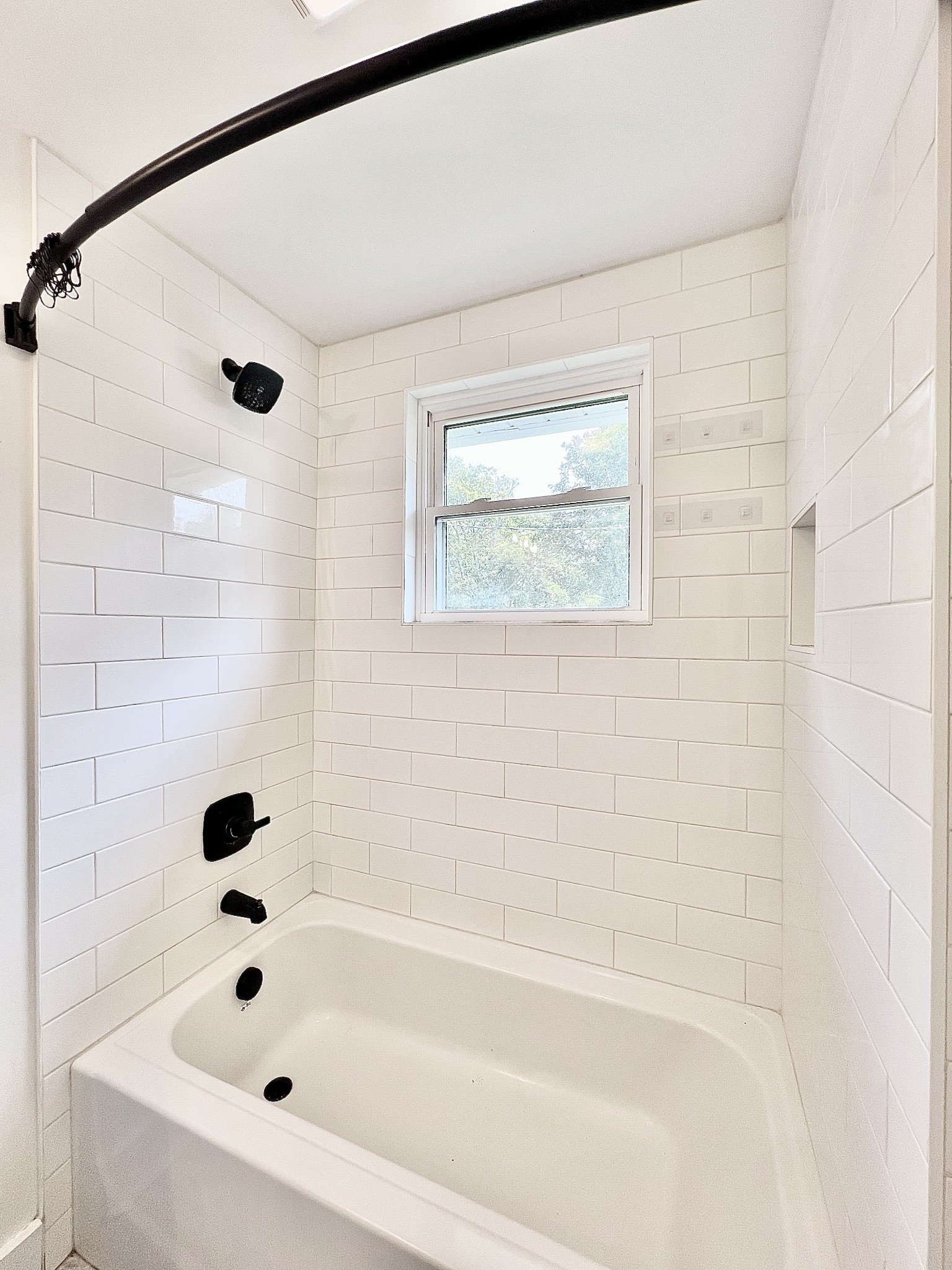 207 North Cedar Lane Pulaski, TN 38478 - Photo 36 of 66 a bathroom with a bathtub and shower