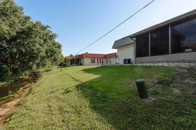 a view of an outdoor space