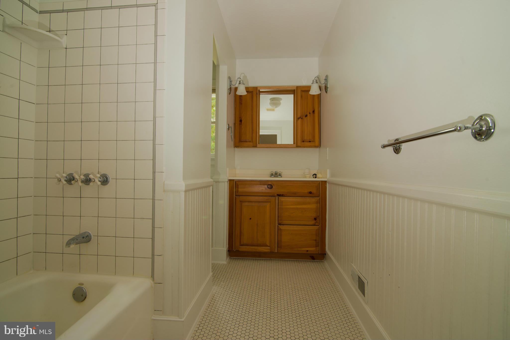 22465 Point Lookout Road Leonardtown, MD 20650 - Photo 10 of 11 Bath