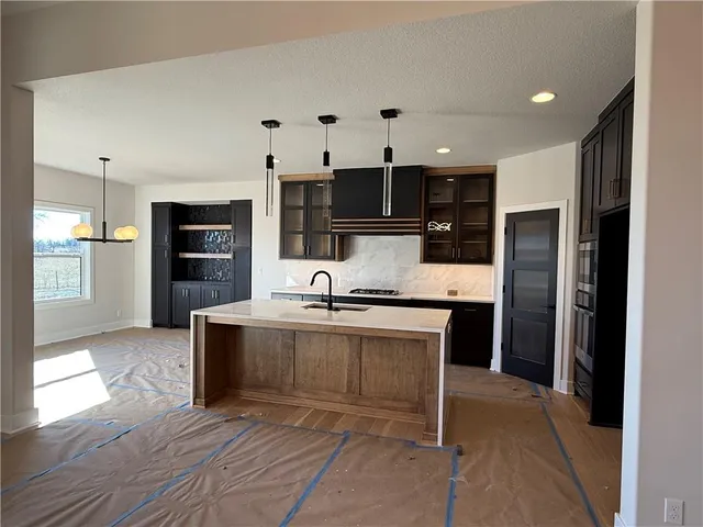 $789,900 | 3401 West 187th Street, Overland Park, KS 66085