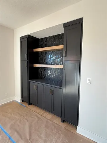 $789,900 | 3401 West 187th Street, Overland Park, KS 66085