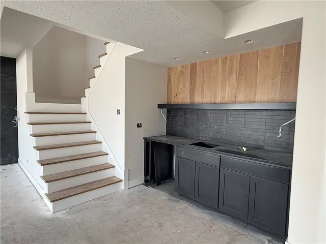 $789,900 | 3401 West 187th Street, Overland Park, KS 66085