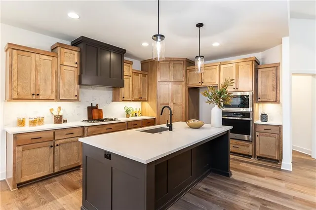 $789,900 | 3401 West 187th Street, Overland Park, KS 66085