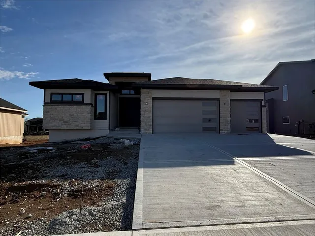 $789,900 | 3401 West 187th Street, Overland Park, KS 66085