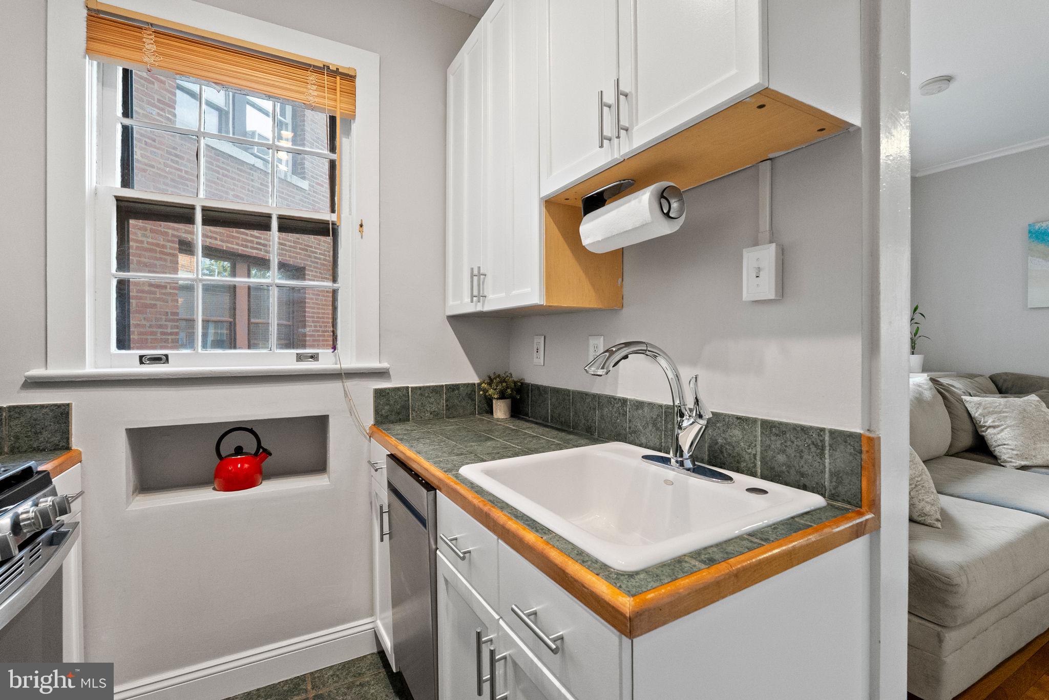 2707 Adams Mill Road Northwest, Unit 308 Washington, DC 20009 - Photo 21 of 34