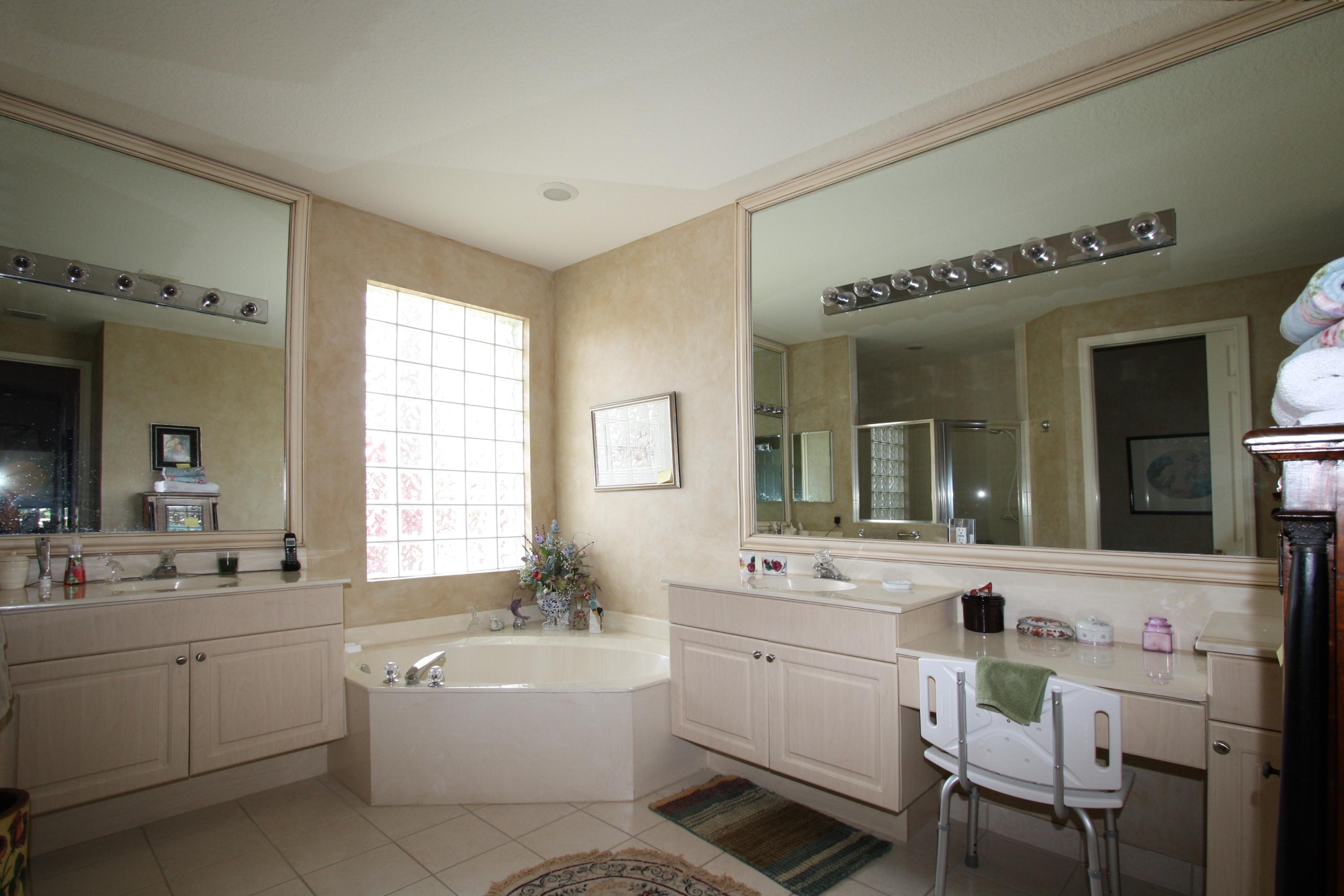 6581 Garde Road Boynton Beach, FL 33472 - Photo 13 of 31 Master Bath