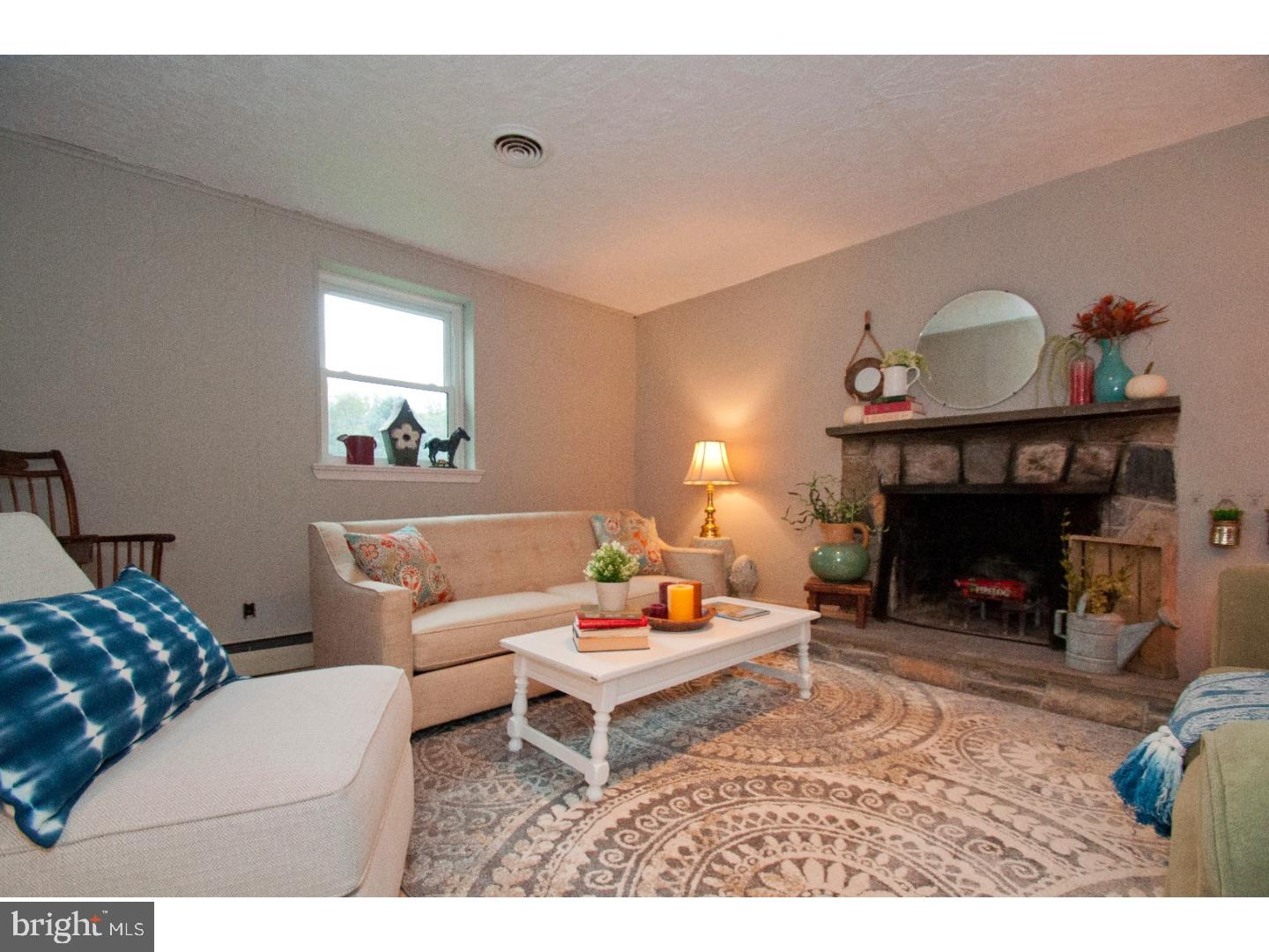 302 Ponds Edge Road West Chester, PA 19382 - Photo 9 of 24 Family Room