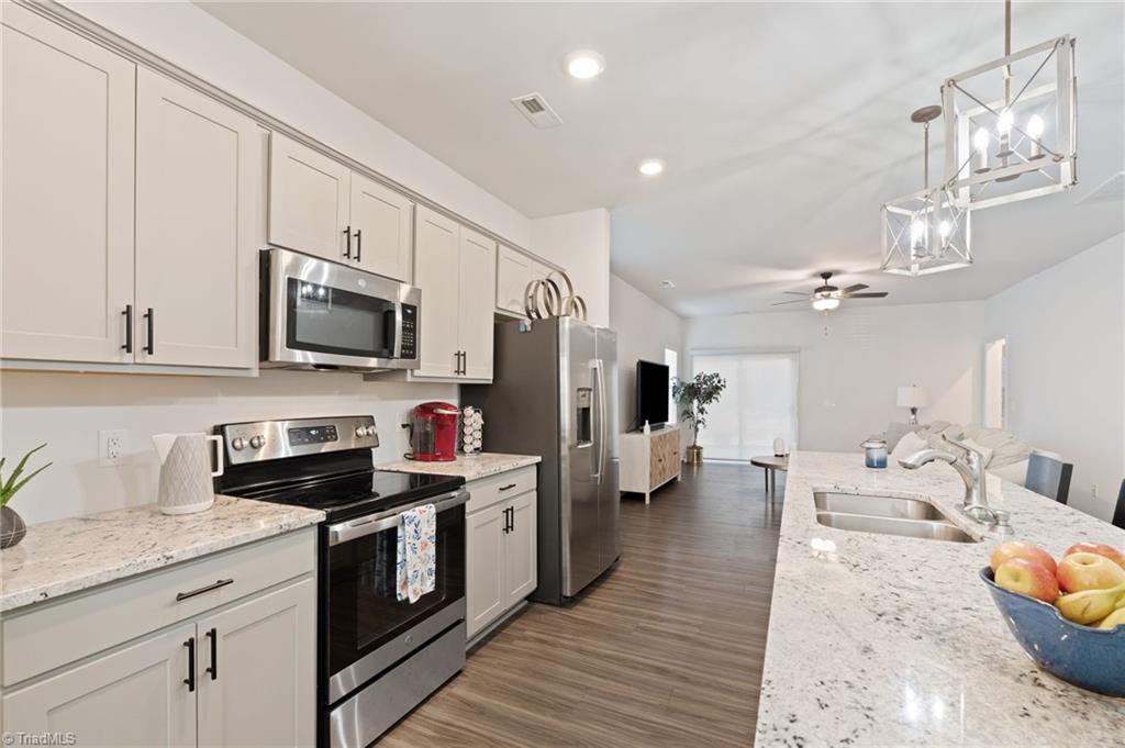2175 Ever Chase Court Winston-Salem, NC 27103 - Photo 9 of 29 Stainless Steel appliances