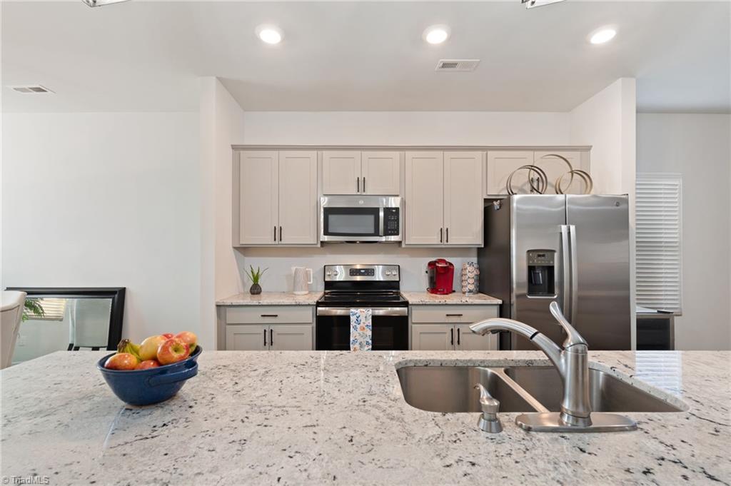 2175 Ever Chase Court Winston-Salem, NC 27103 - Photo 10 of 29