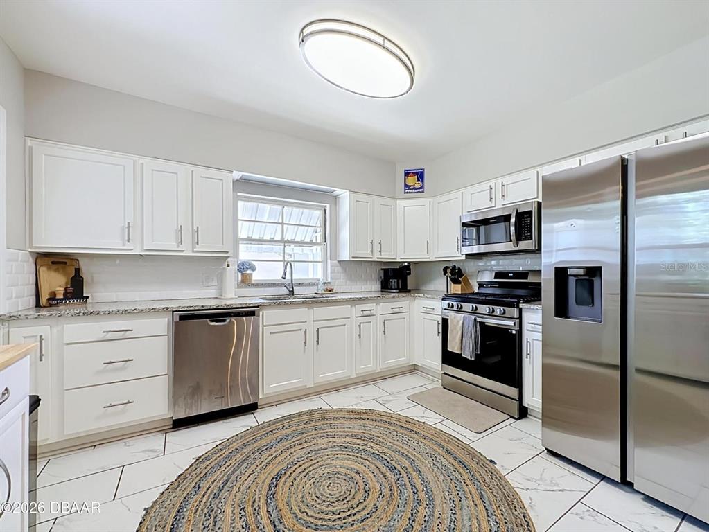 2615 Ridgewood Road Jacksonville, FL 32207 - Photo 9 of 47