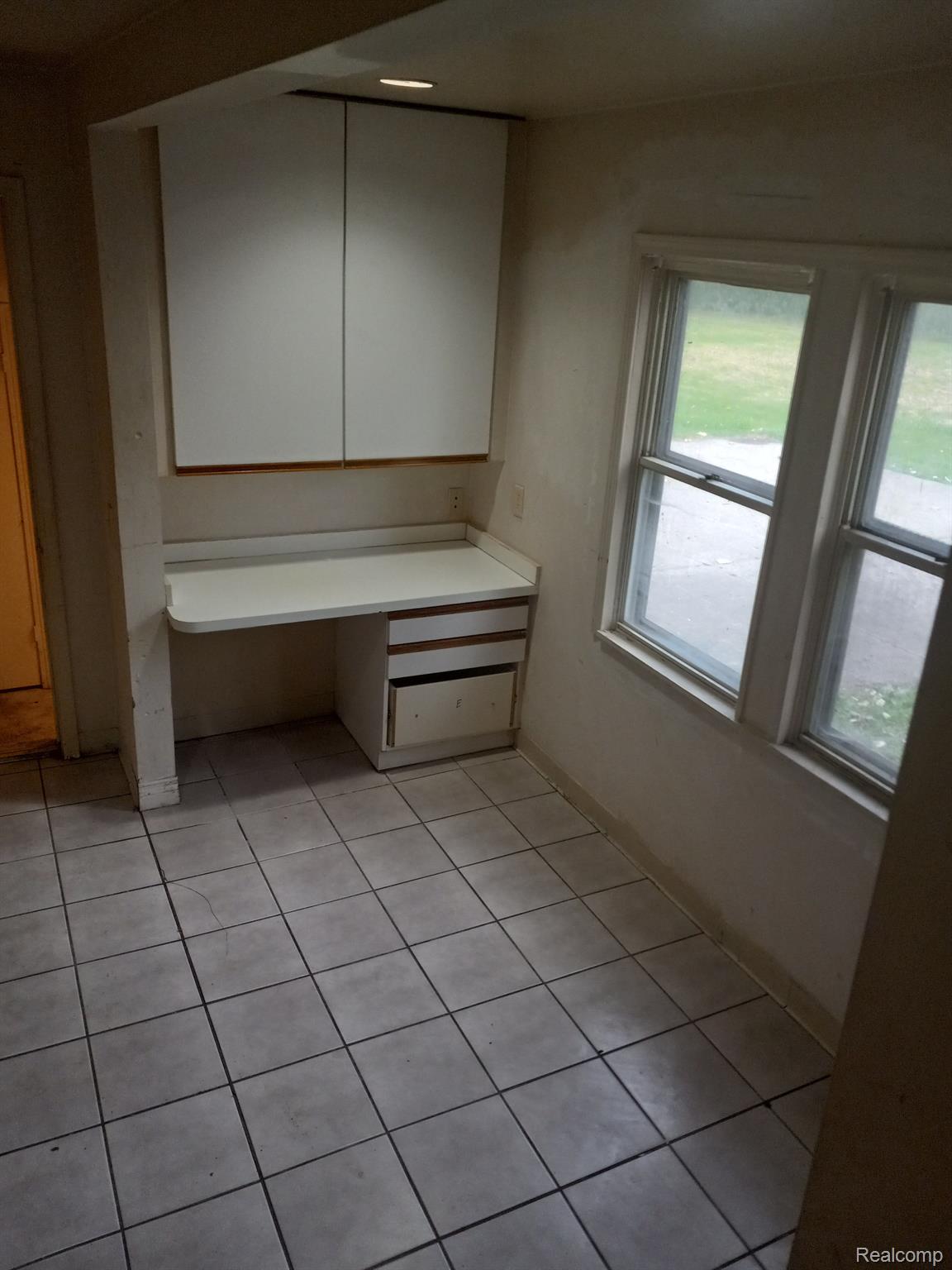 1579 East Wattles Road Troy, MI 48085 - Photo 7 of 16 Gallery Image 7