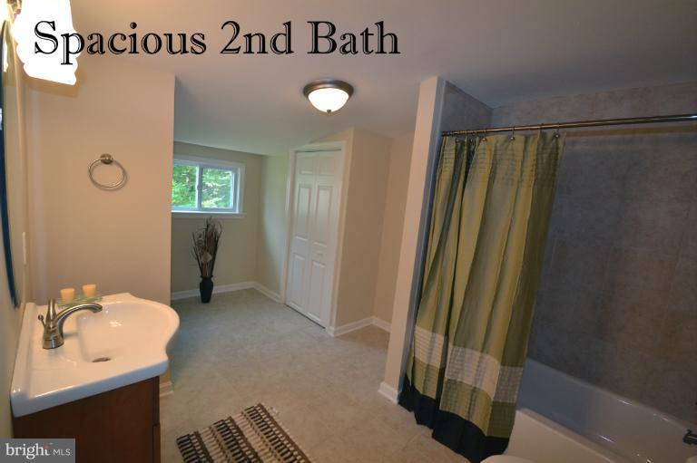 5717 Onnen Road Baltimore, MD 21206 - Photo 2 of 30 Bath