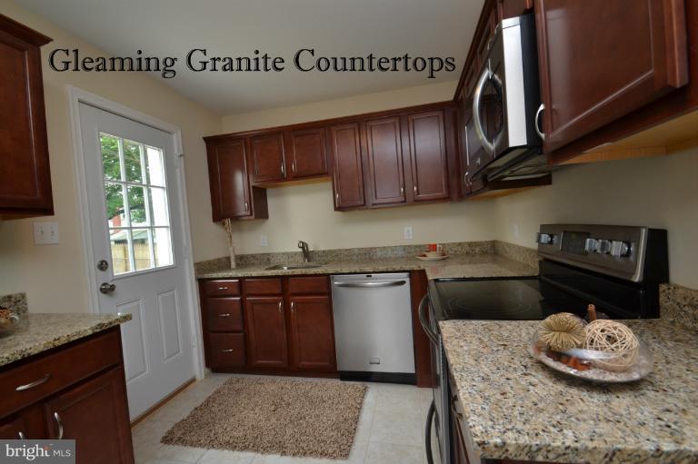 5717 Onnen Road Baltimore, MD 21206 - Photo 11 of 30 Kitchen