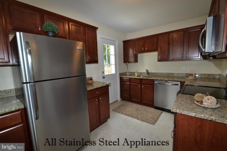 5717 Onnen Road Baltimore, MD 21206 - Photo 23 of 30 Kitchen