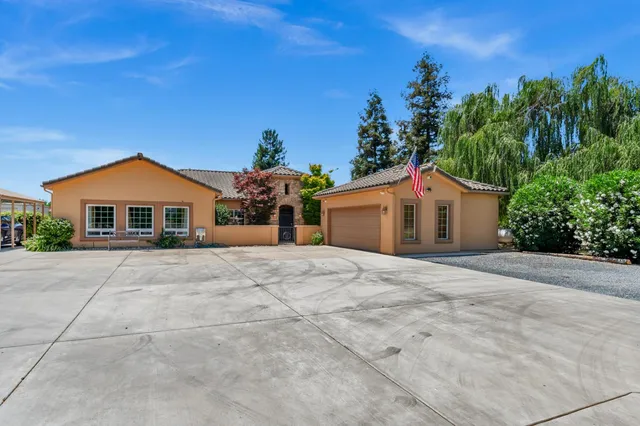 $2,599,950 | 13715 East Nebraska Avenue, Kingsburg, CA 93631