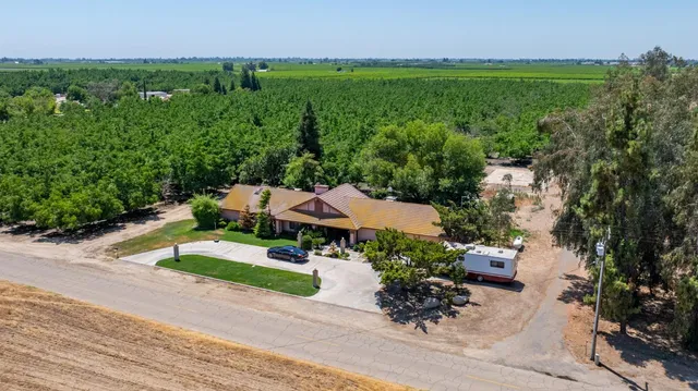 $2,599,950 | 13715 East Nebraska Avenue, Kingsburg, CA 93631