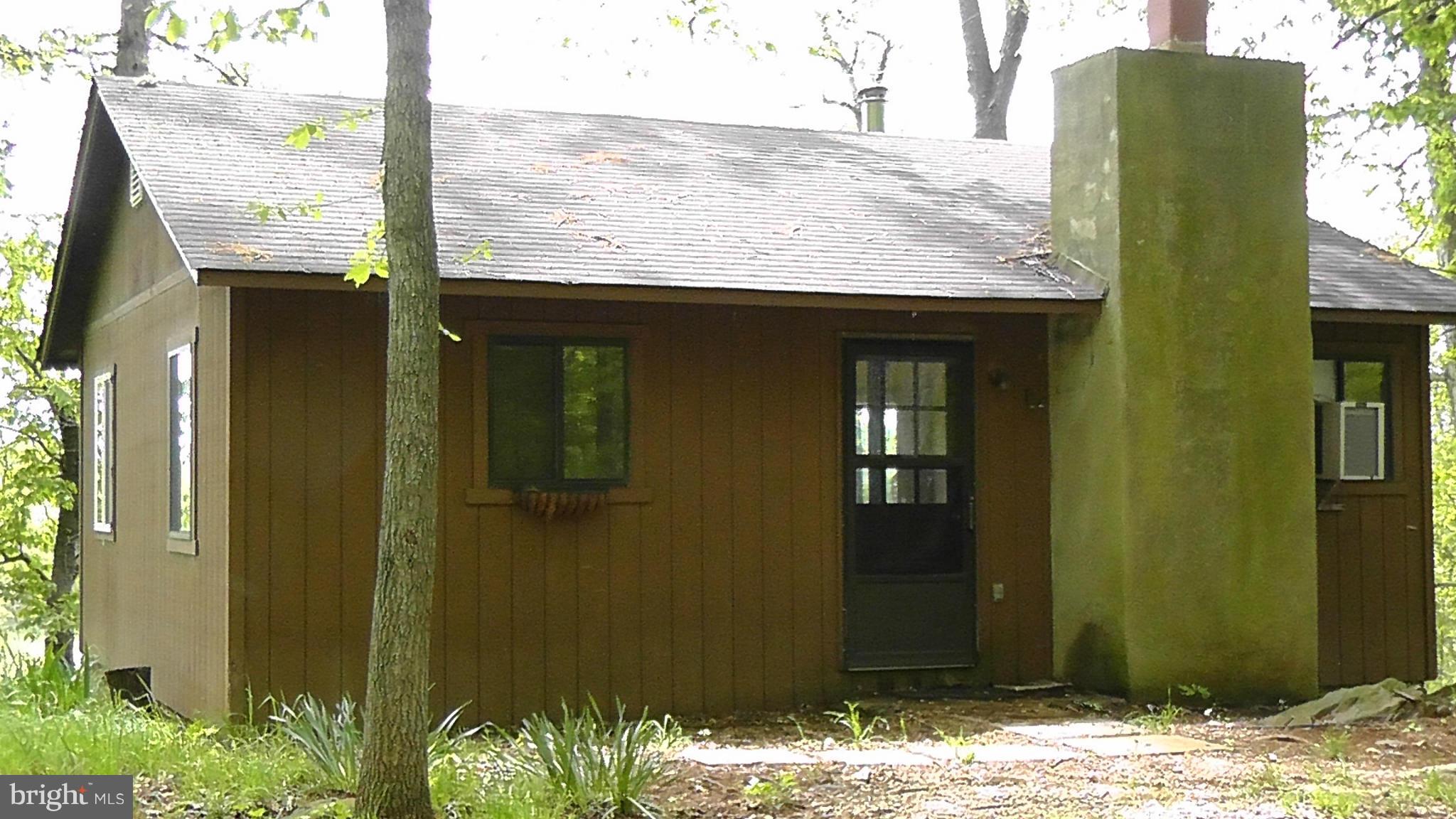 14081 Hume Road Hume, VA 22639 - Photo 2 of 15 Exterior (Front)