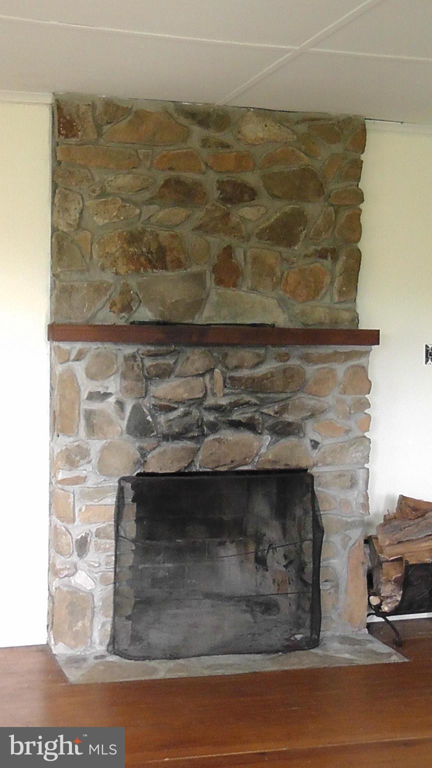 14081 Hume Road Hume, VA 22639 - Photo 8 of 15 Interior (General)