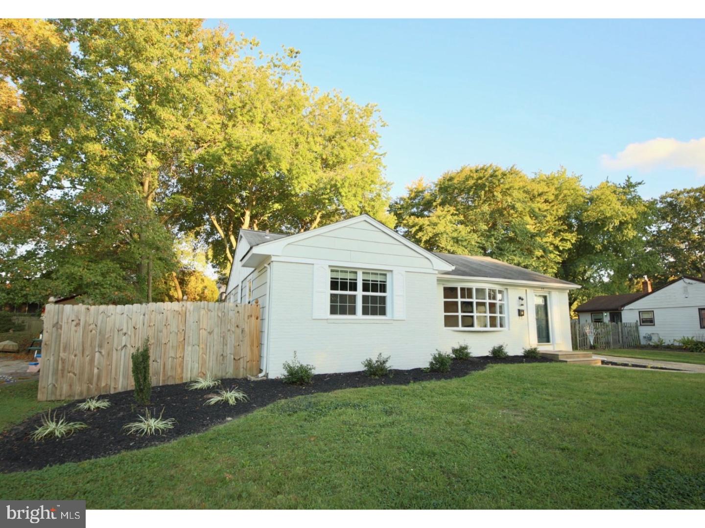 39 Winding Way Road Stratford, NJ 08084 - Photo 2 of 23