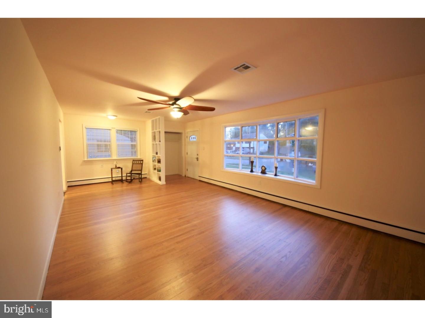 39 Winding Way Road Stratford, NJ 08084 - Photo 3 of 23