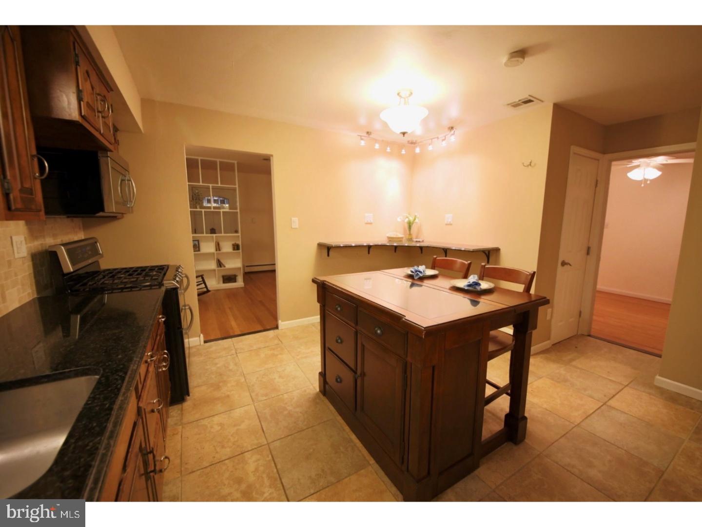 39 Winding Way Road Stratford, NJ 08084 - Photo 9 of 23