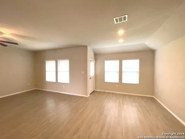 $1,950 | 2966 Daisy Meadow, New Braunfels, TX 78130