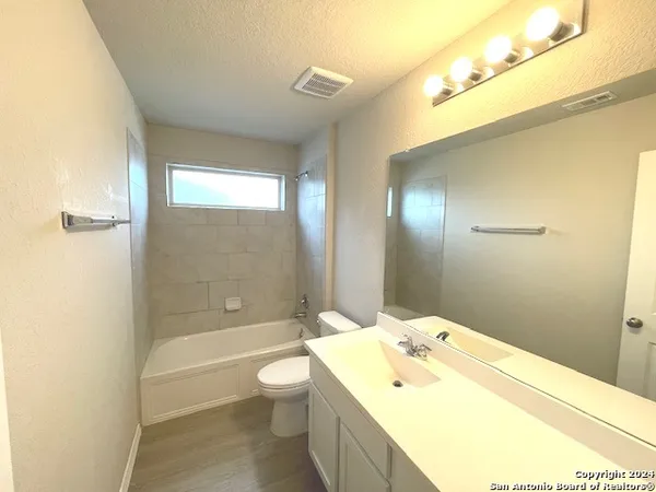 $1,950 | 2966 Daisy Meadow, New Braunfels, TX 78130