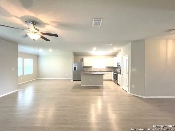 $1,950 | 2966 Daisy Meadow, New Braunfels, TX 78130