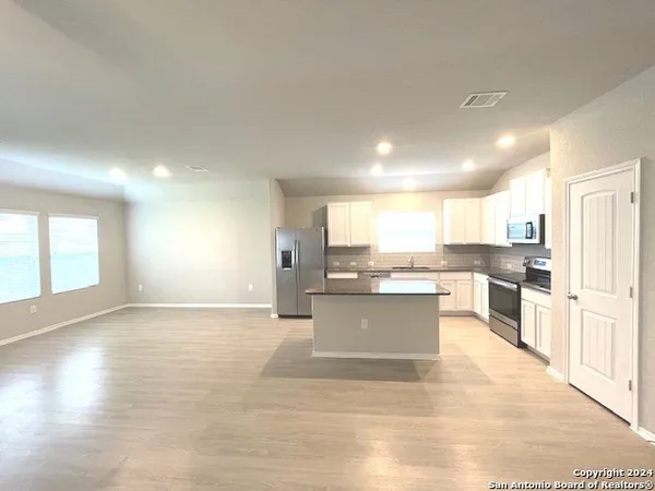 $1,950 | 2966 Daisy Meadow, New Braunfels, TX 78130