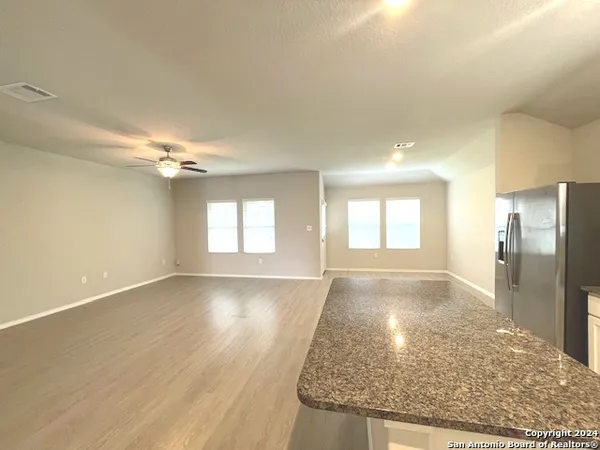 $1,950 | 2966 Daisy Meadow, New Braunfels, TX 78130