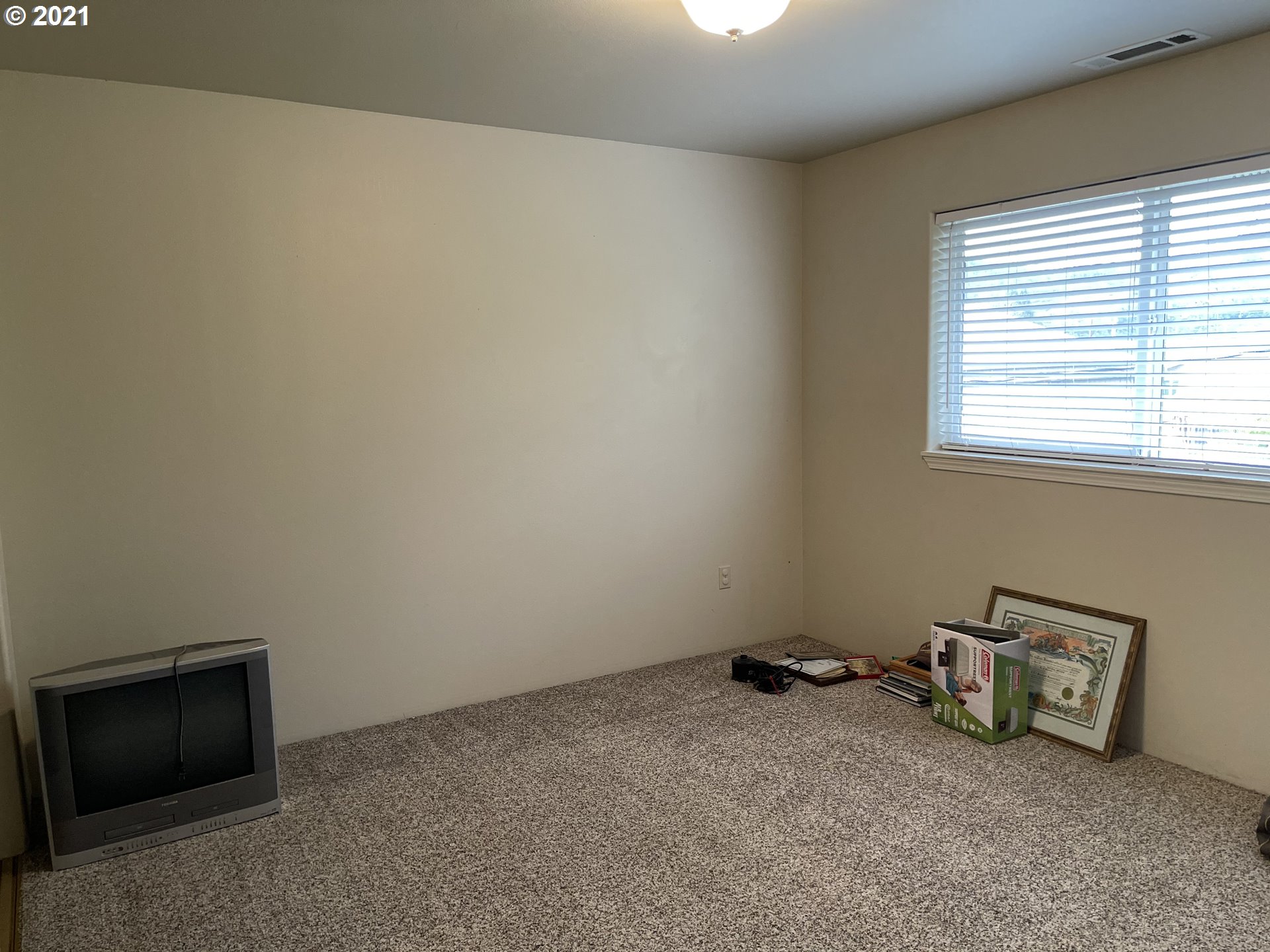 202 Northeast Rifle Range Street Roseburg, OR 97470 - Photo 11 of 13 Gallery Image 11