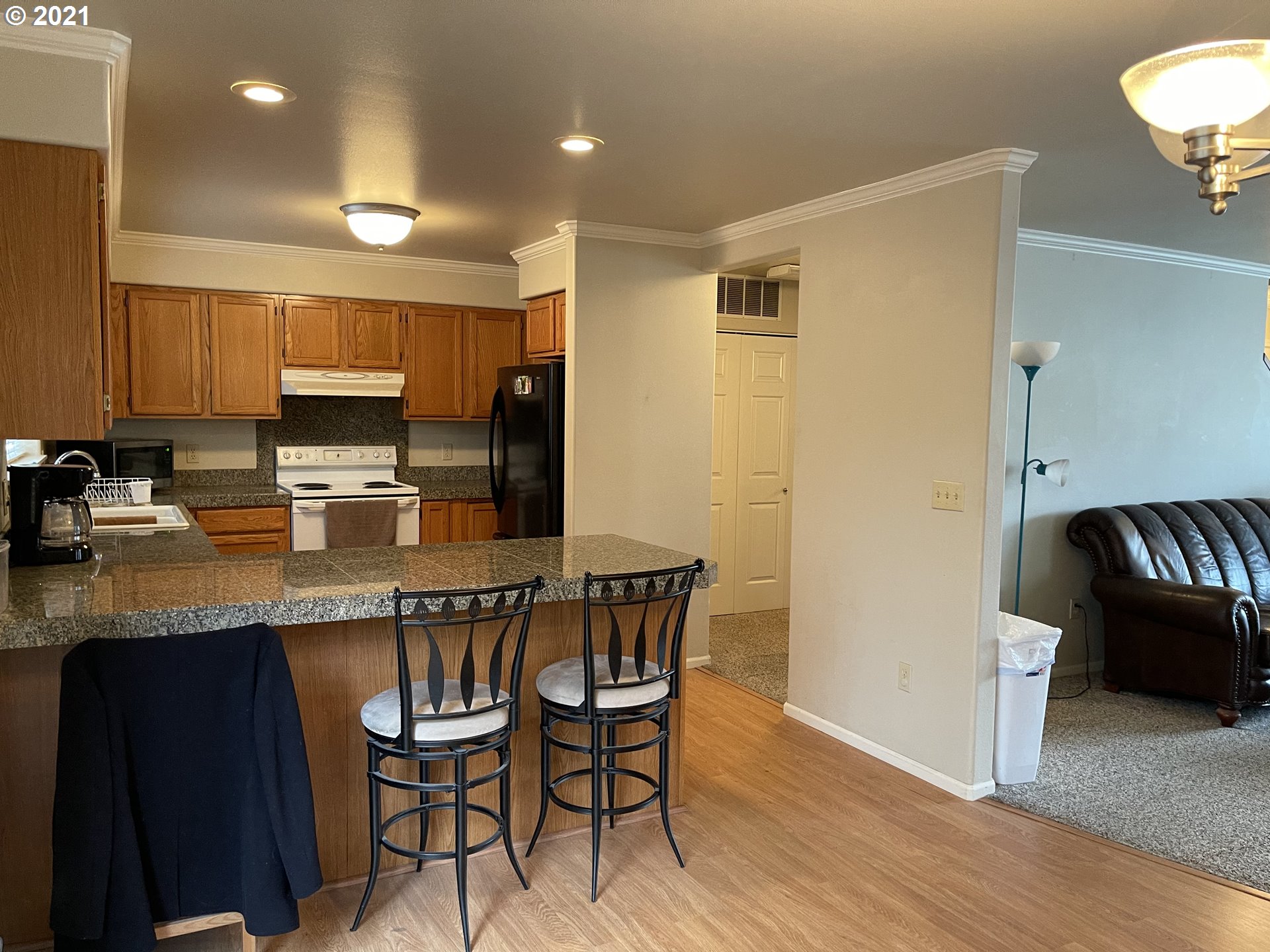 202 Northeast Rifle Range Street Roseburg, OR 97470 - Photo 3 of 13 Gallery Image 3