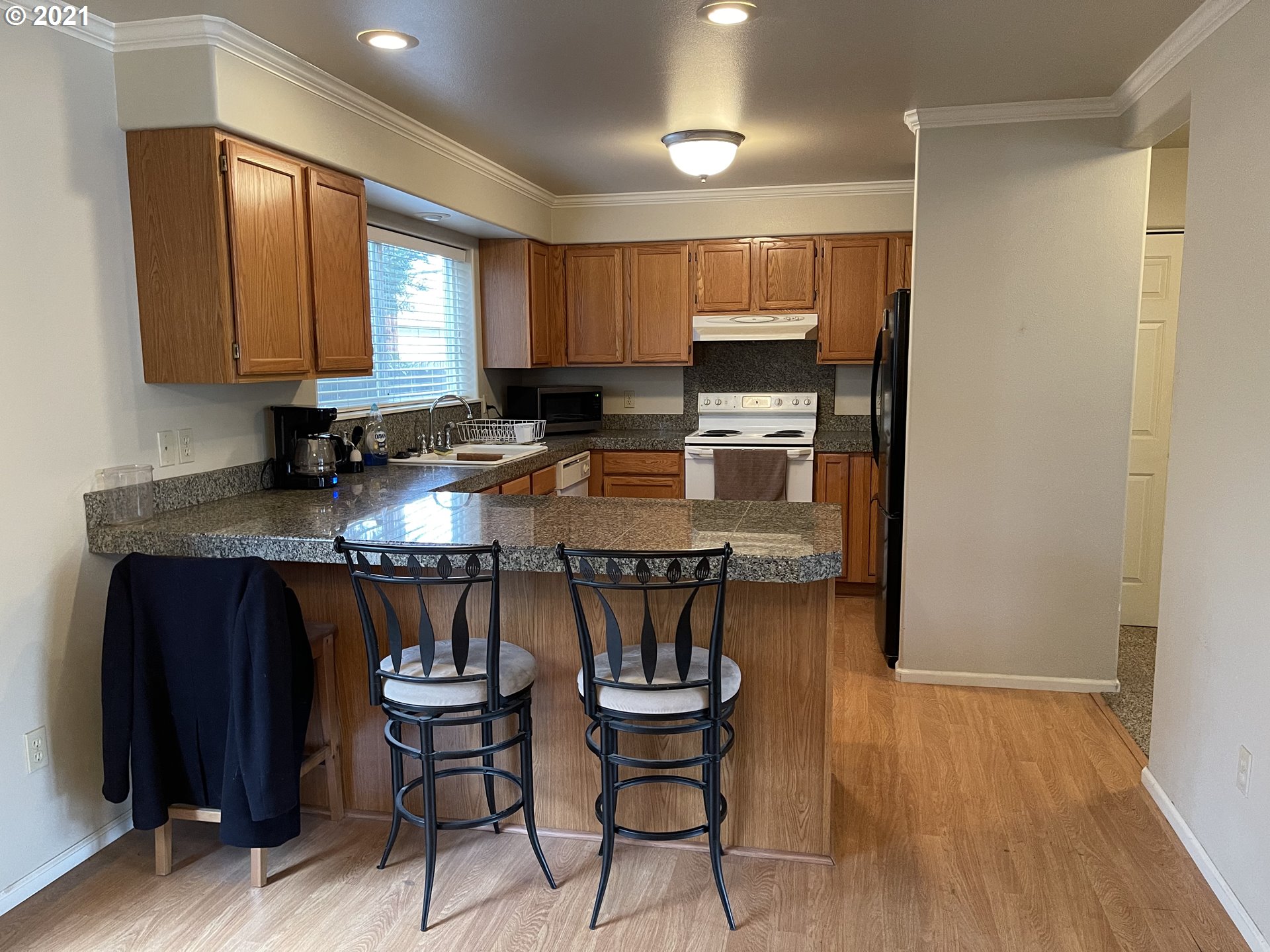 202 Northeast Rifle Range Street Roseburg, OR 97470 - Photo 4 of 13 Gallery Image 4