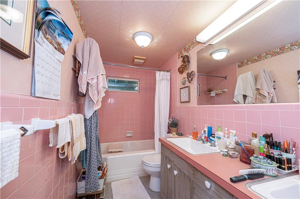 394 Irwin Road Gibsonia, PA 15044 - Photo 12 of 37 Gallery Image 12