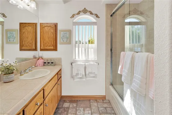 $565,000 | 19985 Red Feather Road, Apple Valley, CA 92307