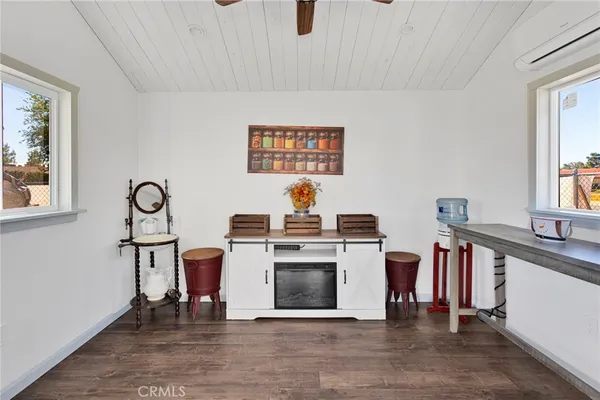 $565,000 | 19985 Red Feather Road, Apple Valley, CA 92307