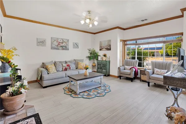 $565,000 | 19985 Red Feather Road, Apple Valley, CA 92307