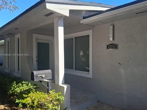 $4,950 | 12251 Southwest 82nd Avenue, Unit 2, Pinecrest, FL 33156