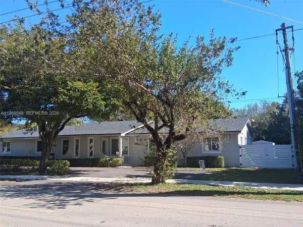 $4,950 | 12251 Southwest 82nd Avenue, Unit 2, Pinecrest, FL 33156