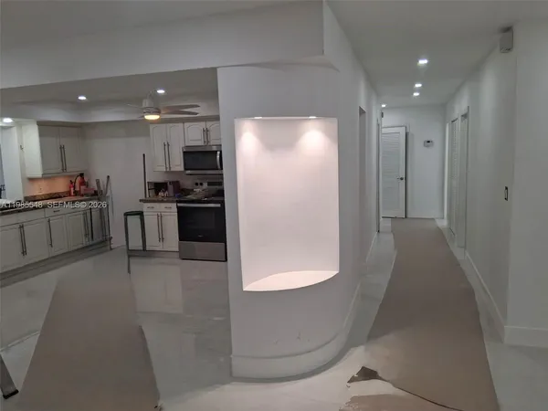 $4,950 | 12251 Southwest 82nd Avenue, Unit 2, Pinecrest, FL 33156