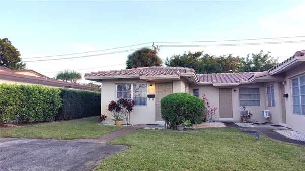 $1,500 | 2120 Northeast 56th Street, Unit A, Fort Lauderdale, FL 33308