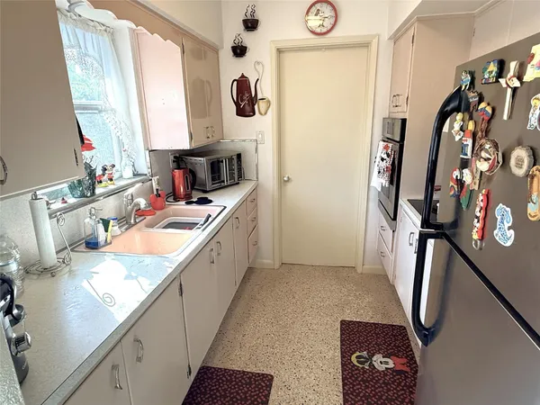 $1,500 | 2120 Northeast 56th Street, Unit A, Fort Lauderdale, FL 33308