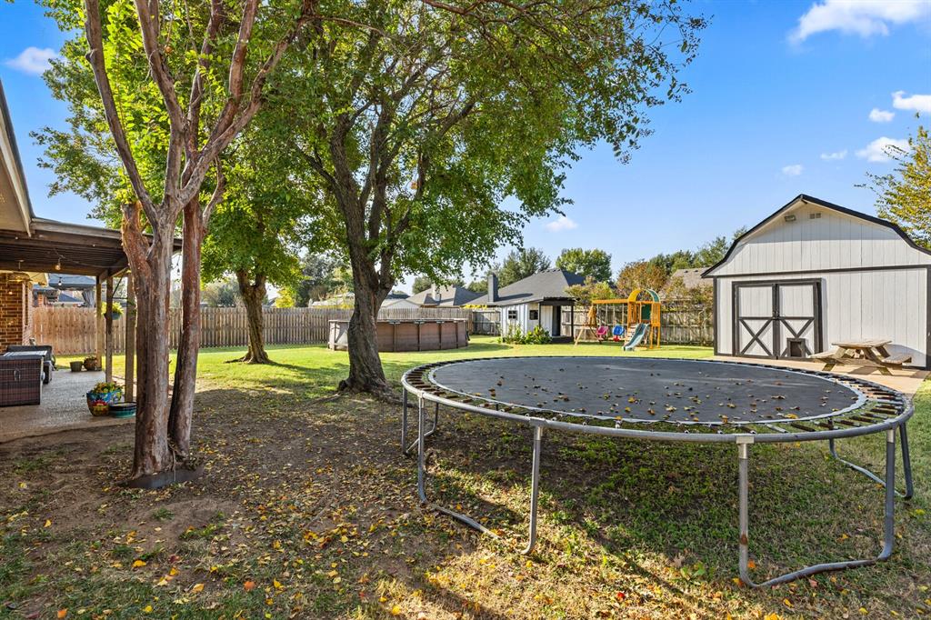 10616 Whitney Trace Drive Waco, TX 76708 - Photo 33 of 37 a table and chairs in the patio
