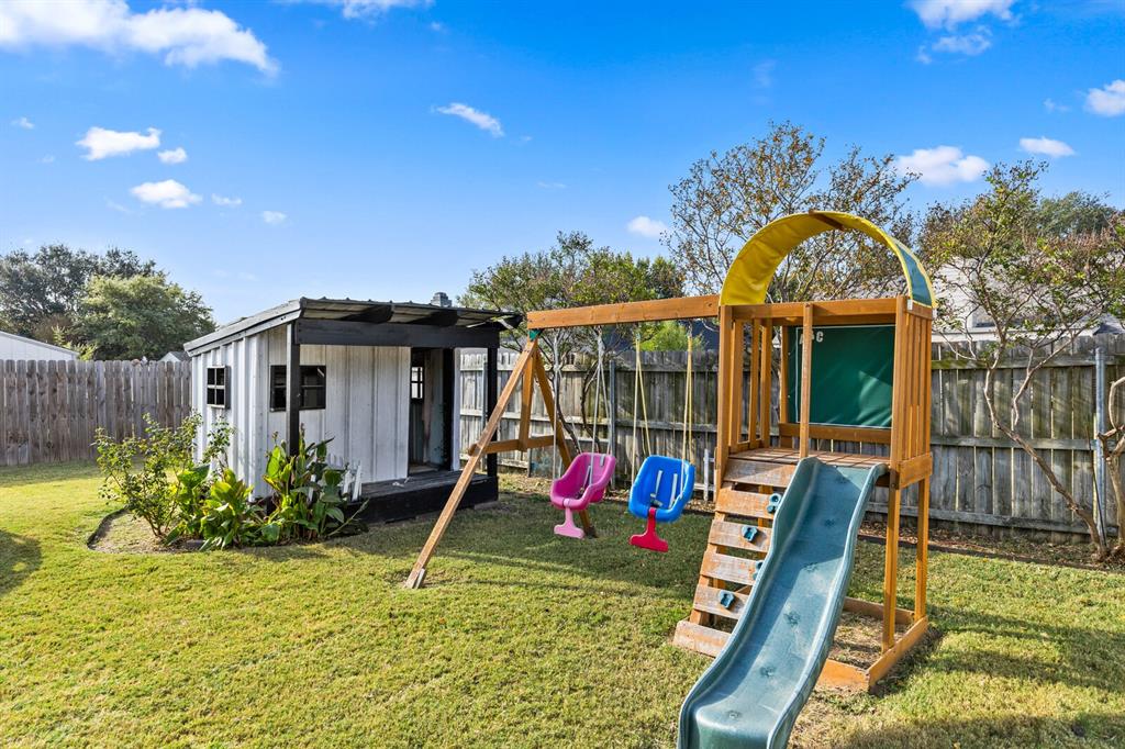 10616 Whitney Trace Drive Waco, TX 76708 - Photo 35 of 37 a view of a house with swimming pool and furniture