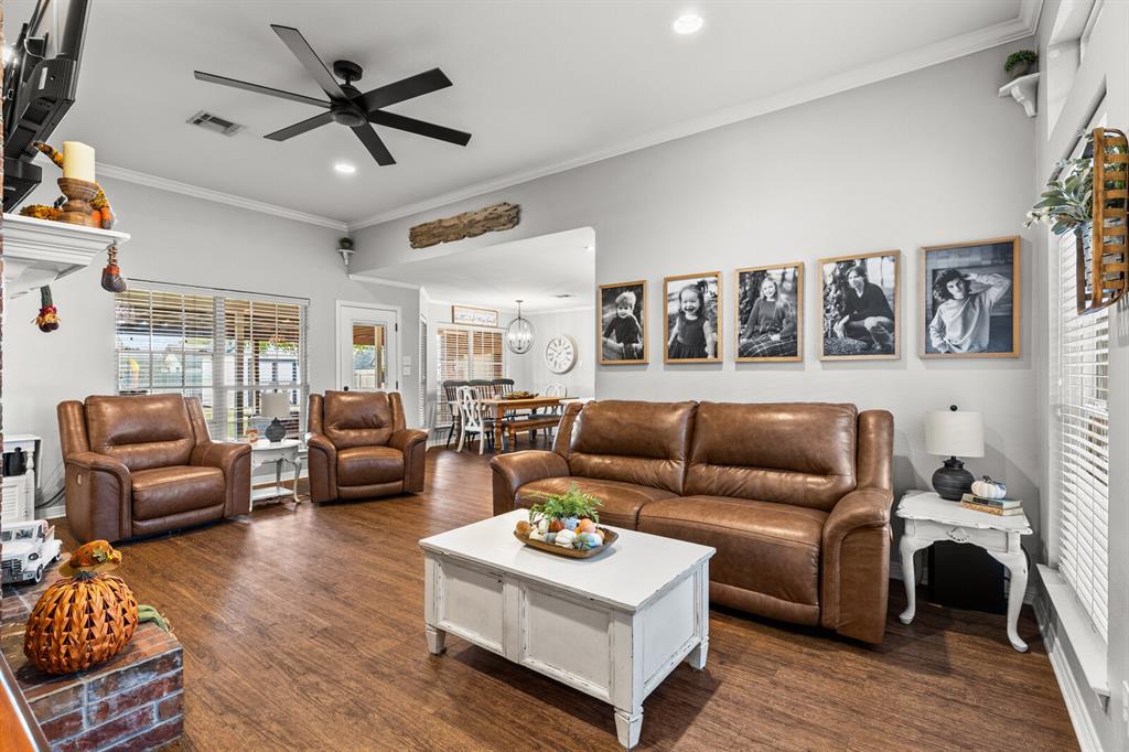 10616 Whitney Trace Drive Waco, TX 76708 - Photo 8 of 37 a living room with furniture