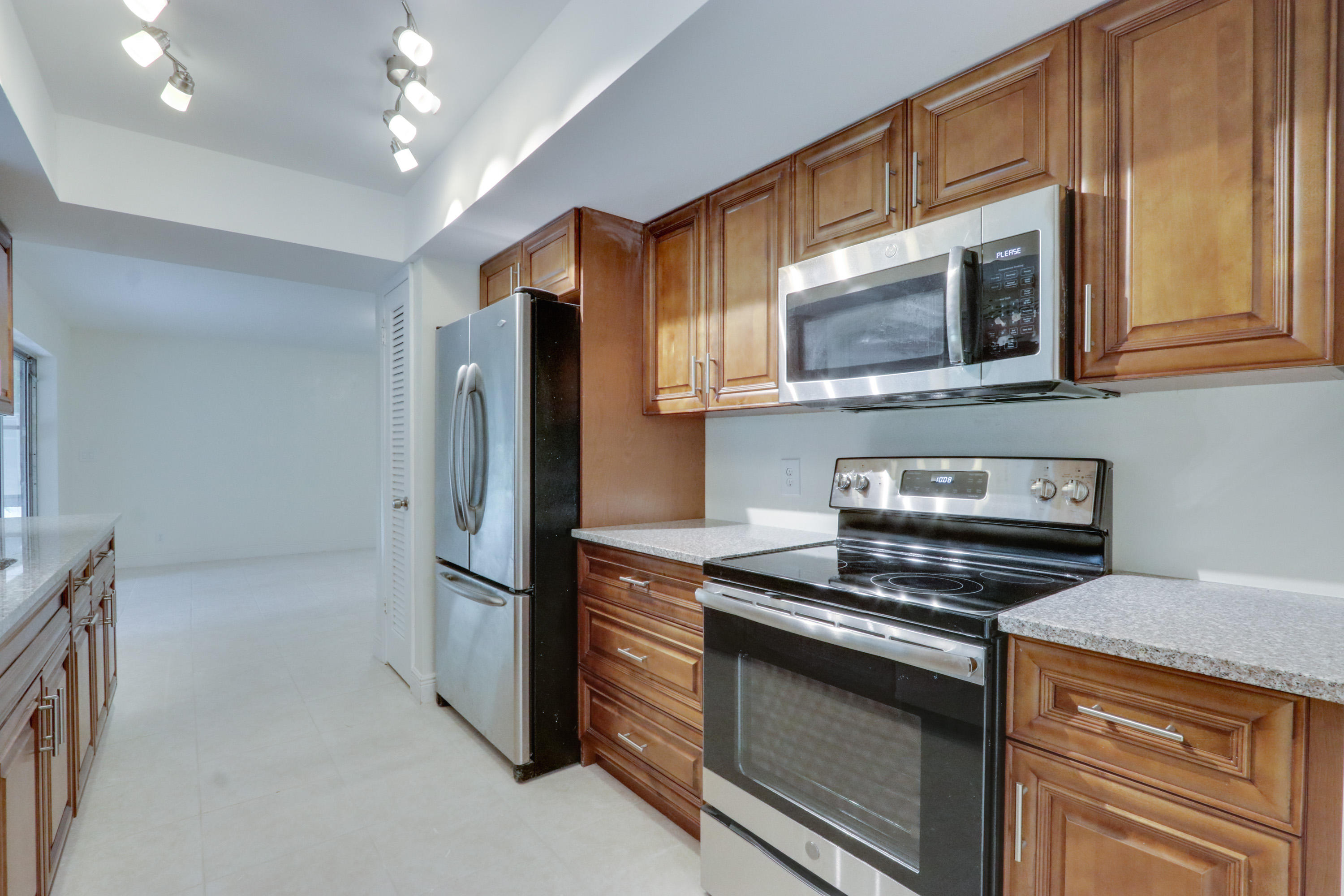 44 Akron Road Lake Worth, FL 33467 - Photo 16 of 39 Untitled-15
