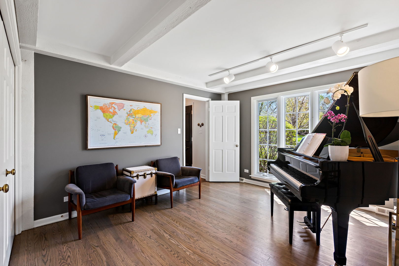 61 Coventry Road Northfield, IL 60093 - Photo 11 of 28 a living room with furniture and a wooden floor