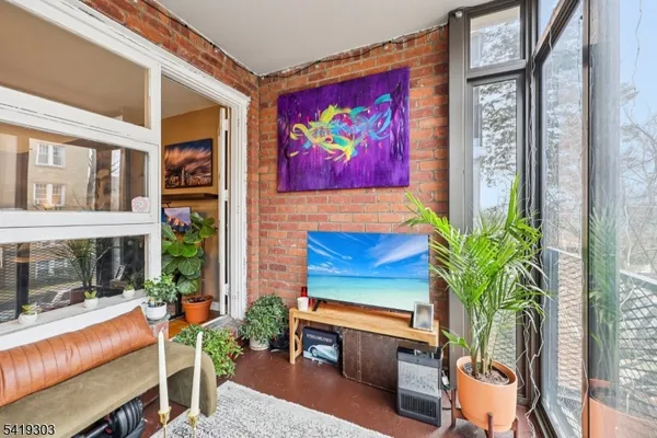 $2,750 | 5 Roosevelt Place, Unit 1E, Montclair, NJ 07042